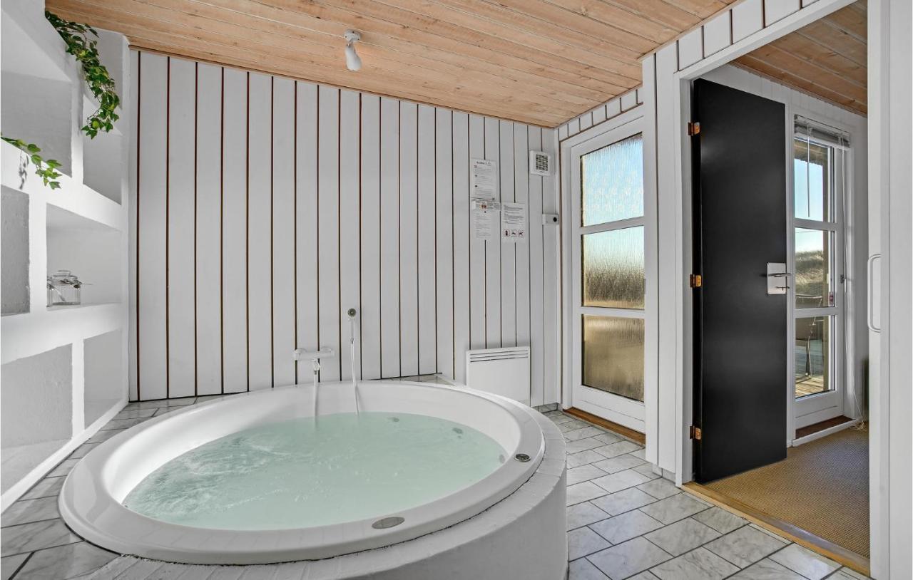 Cozy Home In Saltum With Indoor Swimming Pool מראה חיצוני תמונה