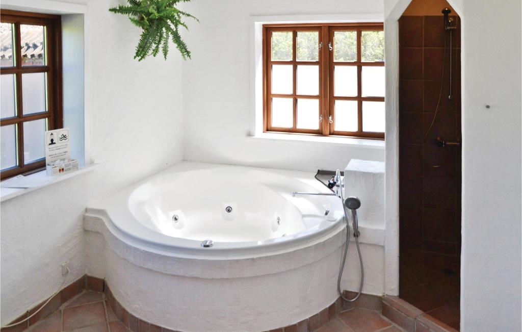 Cozy Home In Saltum With Indoor Swimming Pool מראה חיצוני תמונה